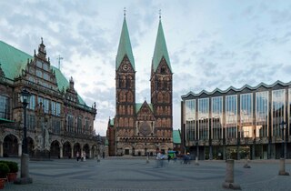 Marktplatz mit Rathaus, Dom und Bürgerschaft