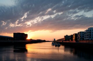 Europahafen bei Sonnenuntergang